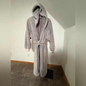 Pottery Barn EUC worn once Sherpa fleece robe